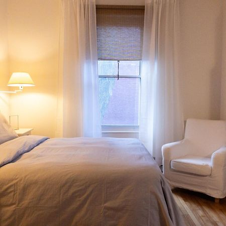 Heart Of Mtr For Memorable Experience 7Minmetro 2 Backyard Fully Equipped Villa Montréal Eksteriør bilde