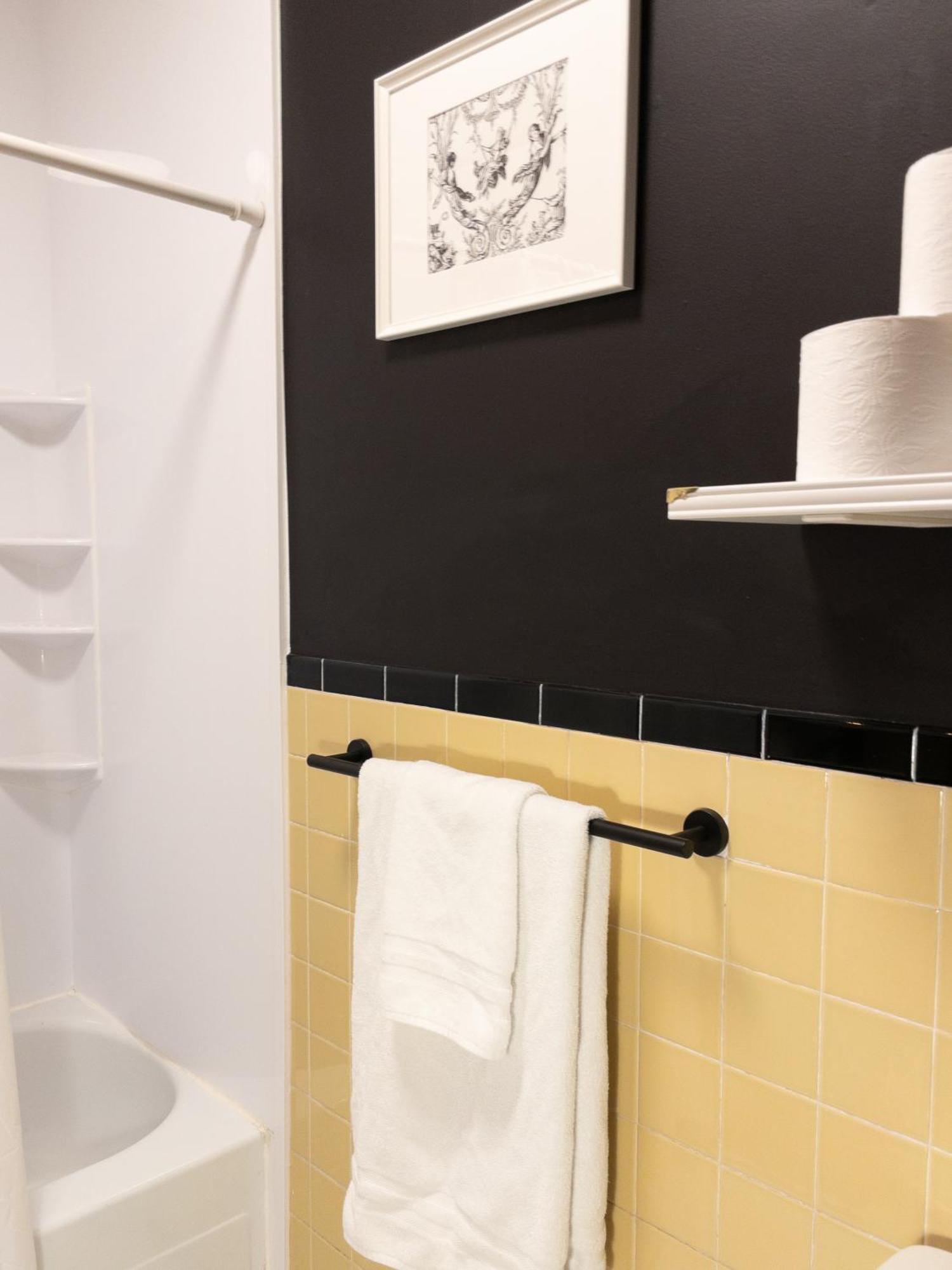 Heart Of Mtr For Memorable Experience 7Minmetro 2 Backyard Fully Equipped Villa Montréal Eksteriør bilde